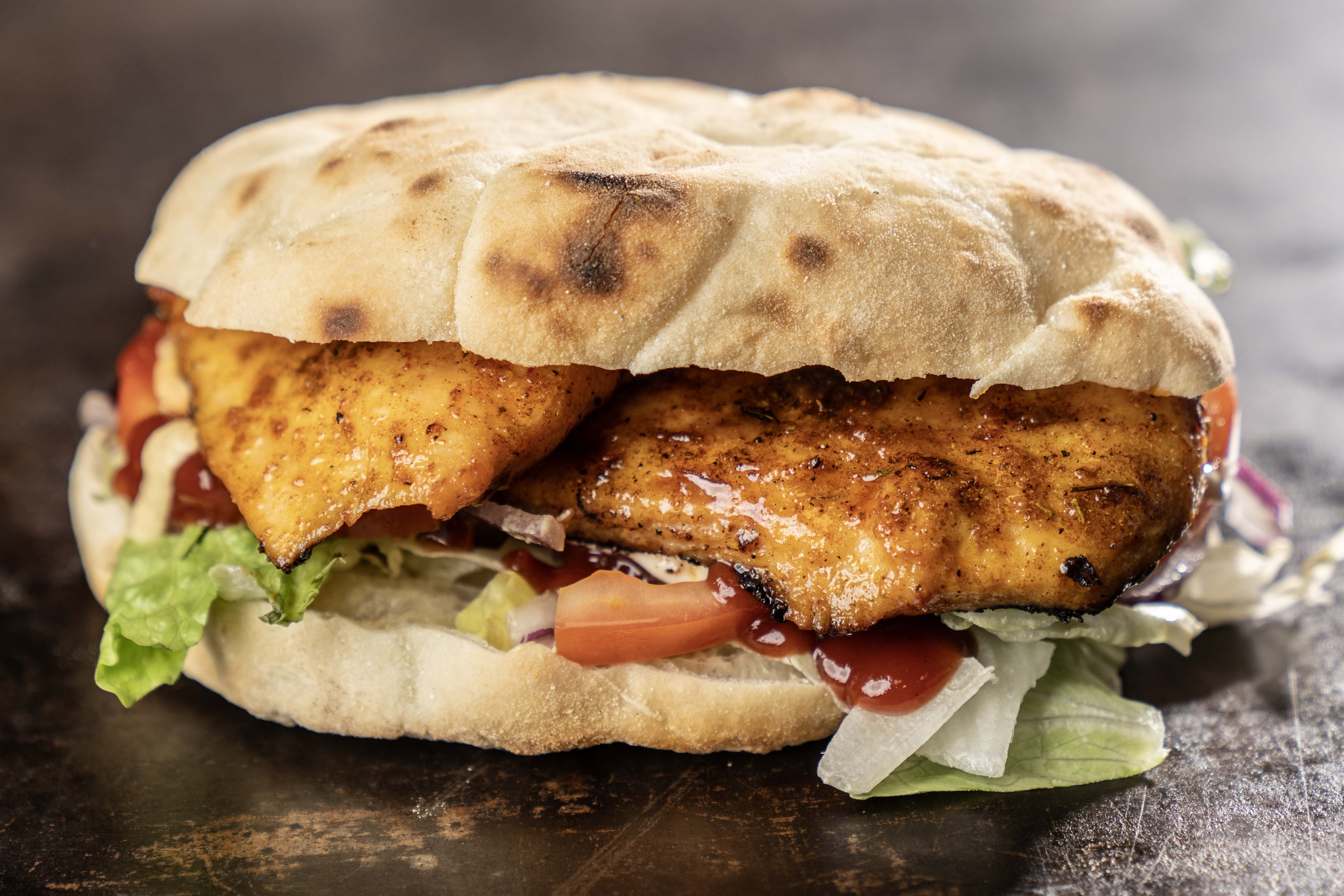 Csirkés balkán burger