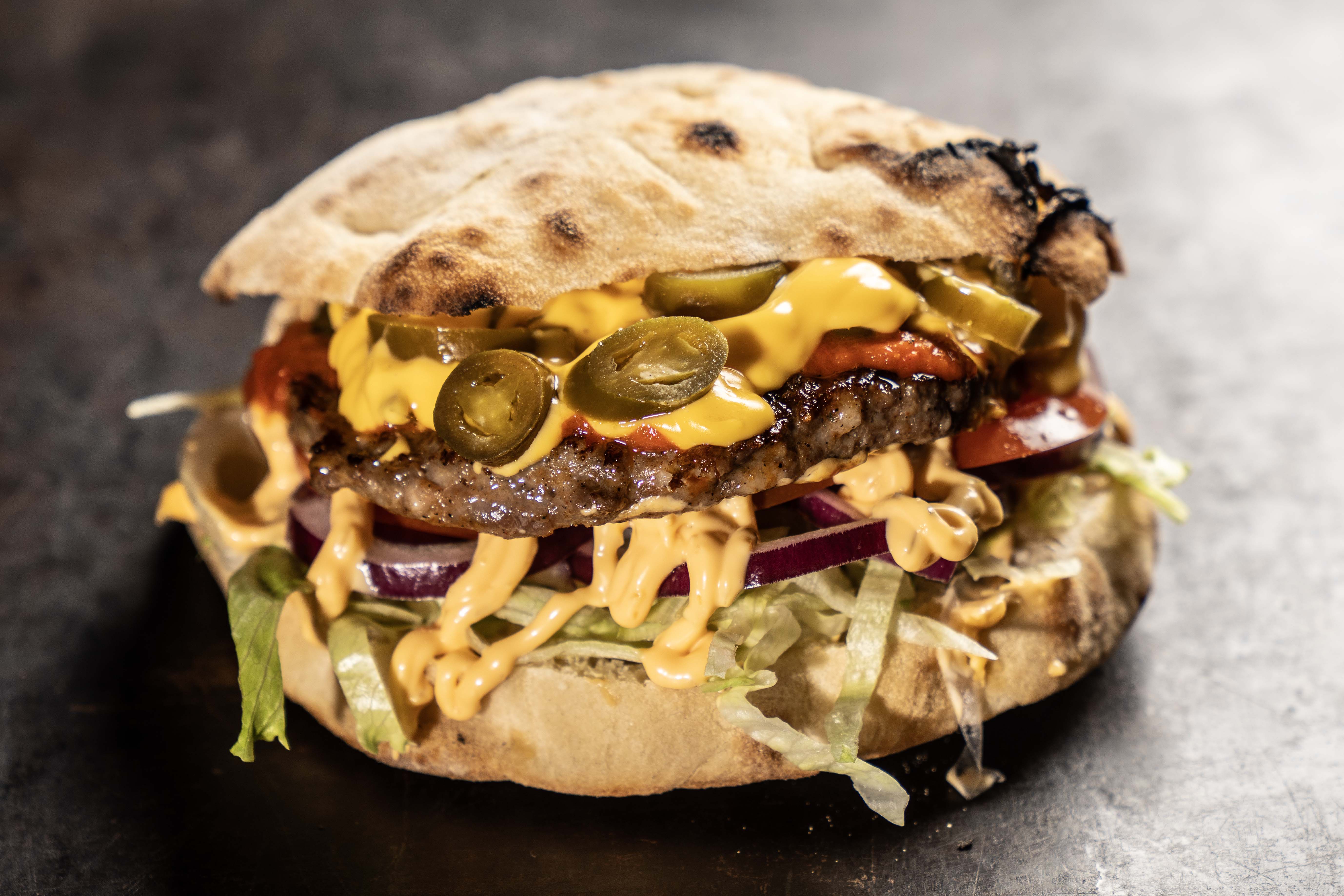 Jalapenos balkán burger